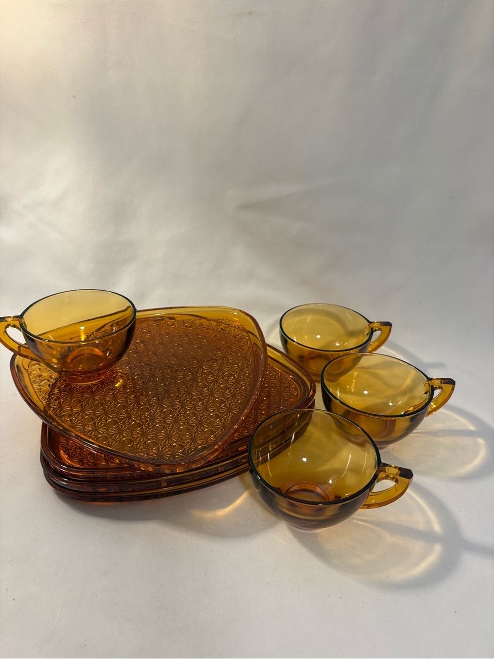 Vtg Anchor Hocking, daisy and button pattern, snack plate with cup
